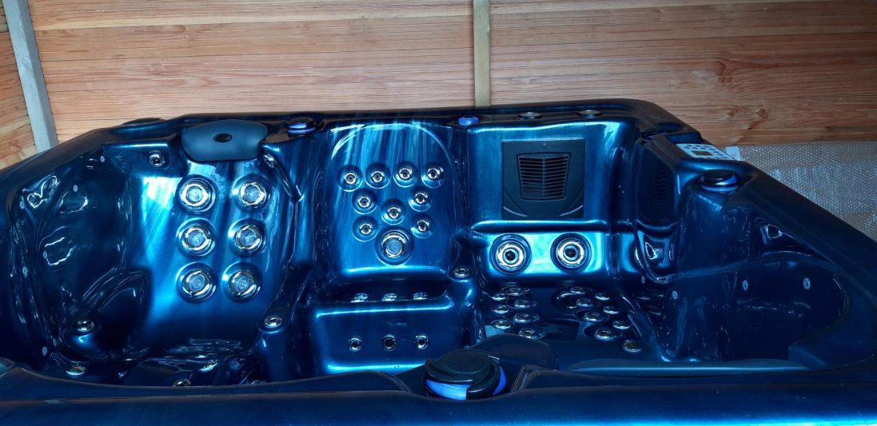 Roulotte Acces Privatif Spa Pauilhac المظهر الخارجي الصورة